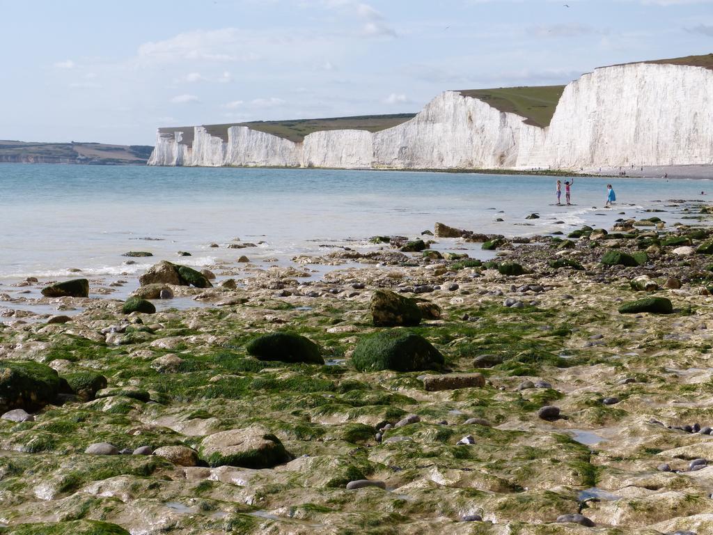The Iverna Eastbourne Bagian luar foto