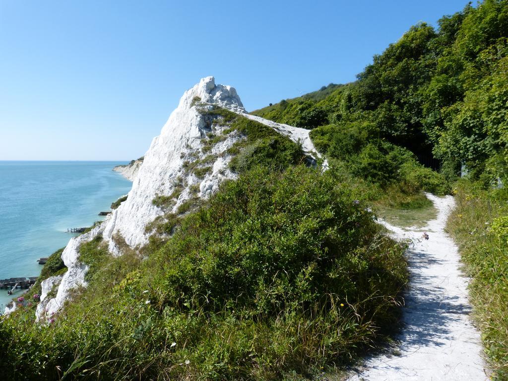The Iverna Eastbourne Bagian luar foto