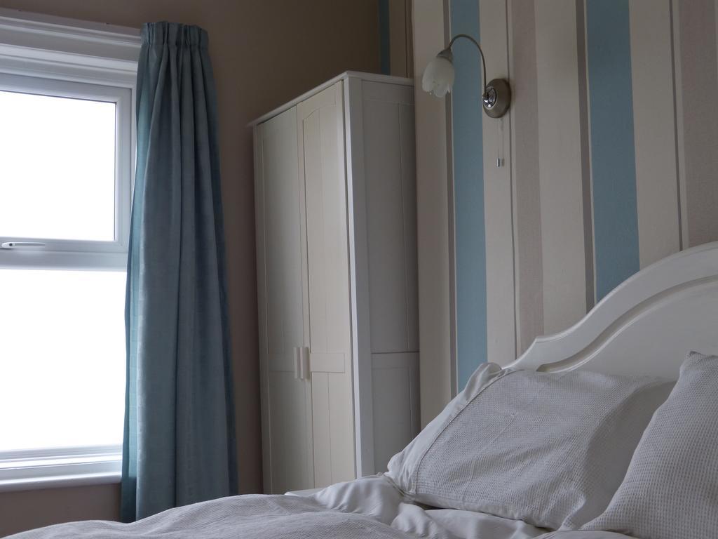 The Iverna Eastbourne Bagian luar foto