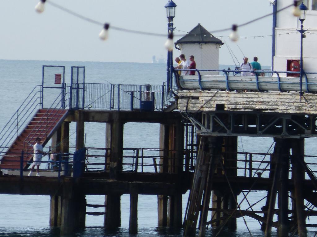 The Iverna Eastbourne Bagian luar foto