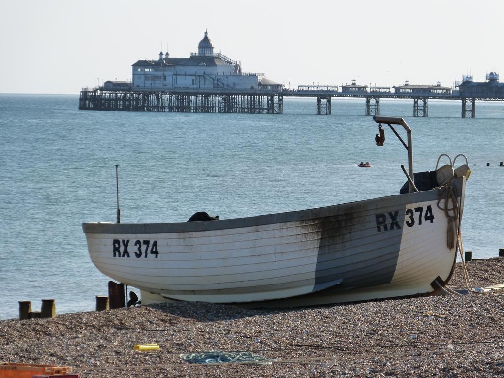 The Iverna Eastbourne Bagian luar foto