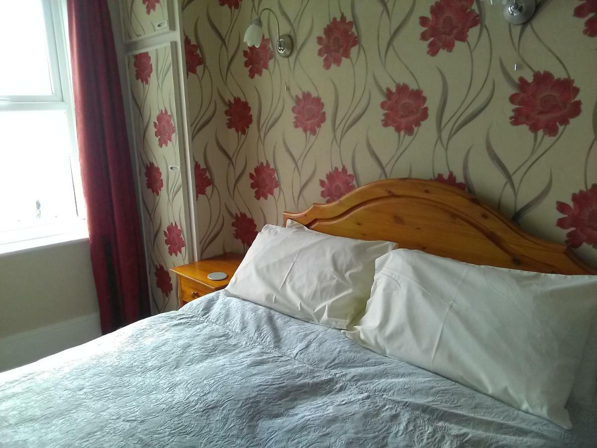 The Iverna Eastbourne Bagian luar foto